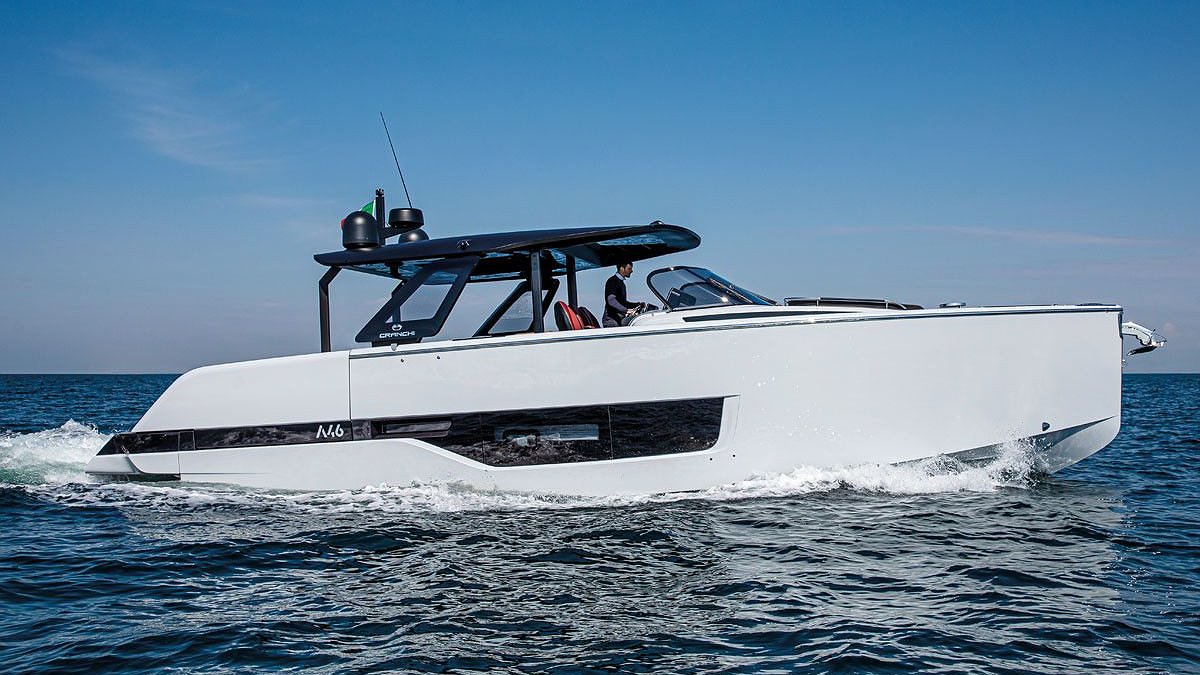 Cranchi A46 Just Unique de Lis Charter en Ibiza