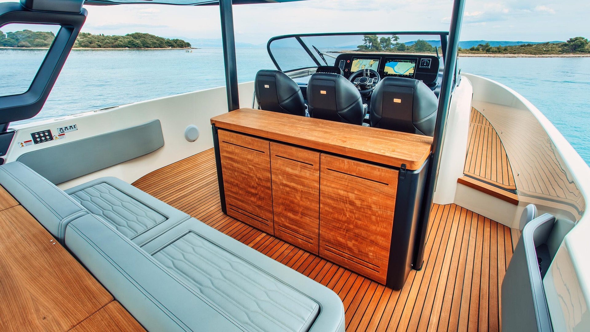 Cranchi A46 Just Unique de Lis Charter en Ibiza
