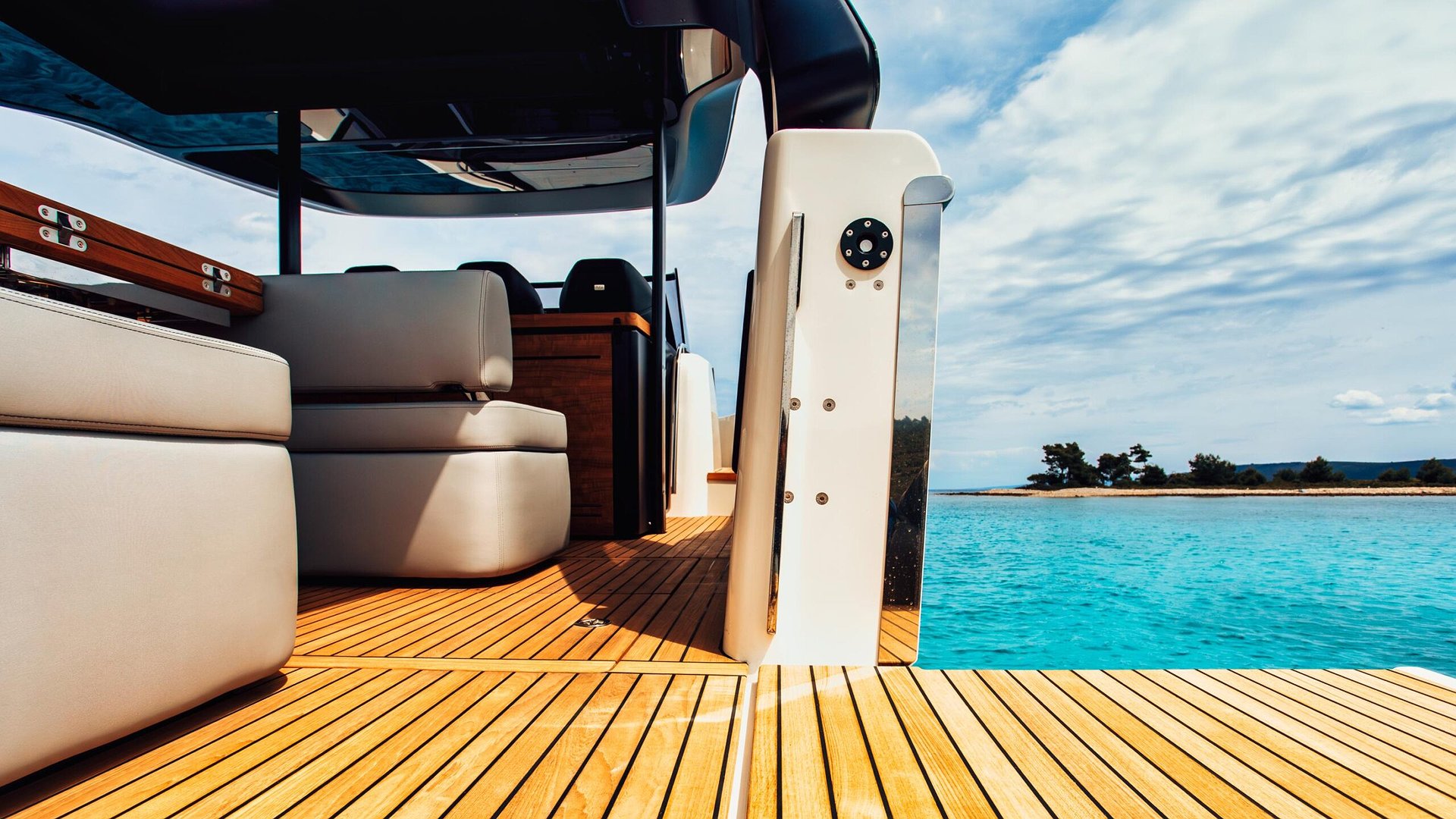 Cranchi A46 Just Unique de Lis Charter en Ibiza