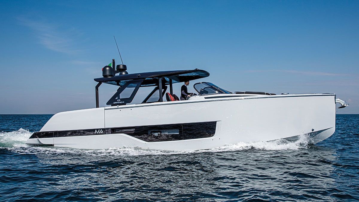 Cranchi A46 Just Unique de Lis Charter en Ibiza