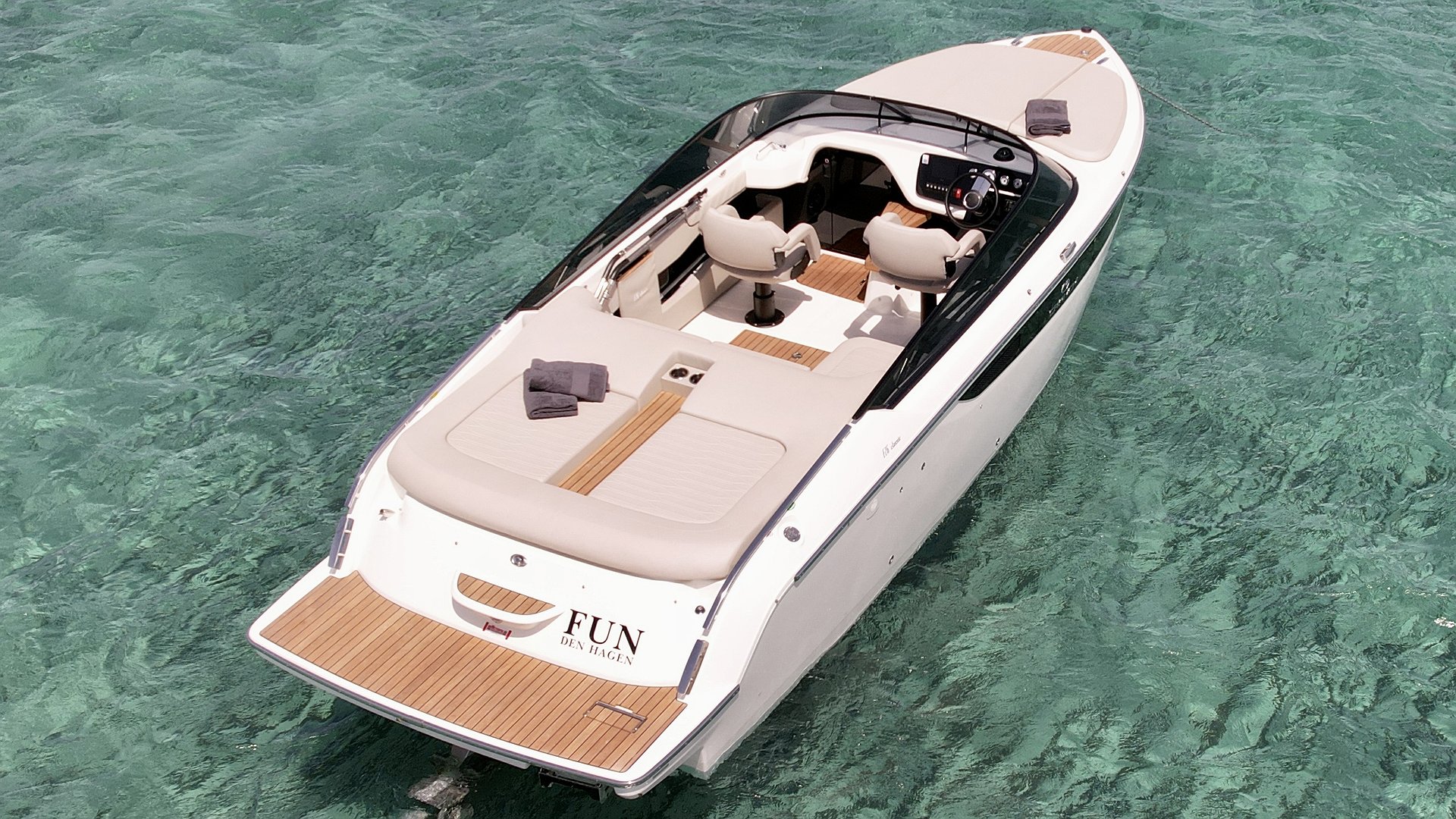 Cranchi E26 Fun Der Hagen of Lis Charter in Ibiza