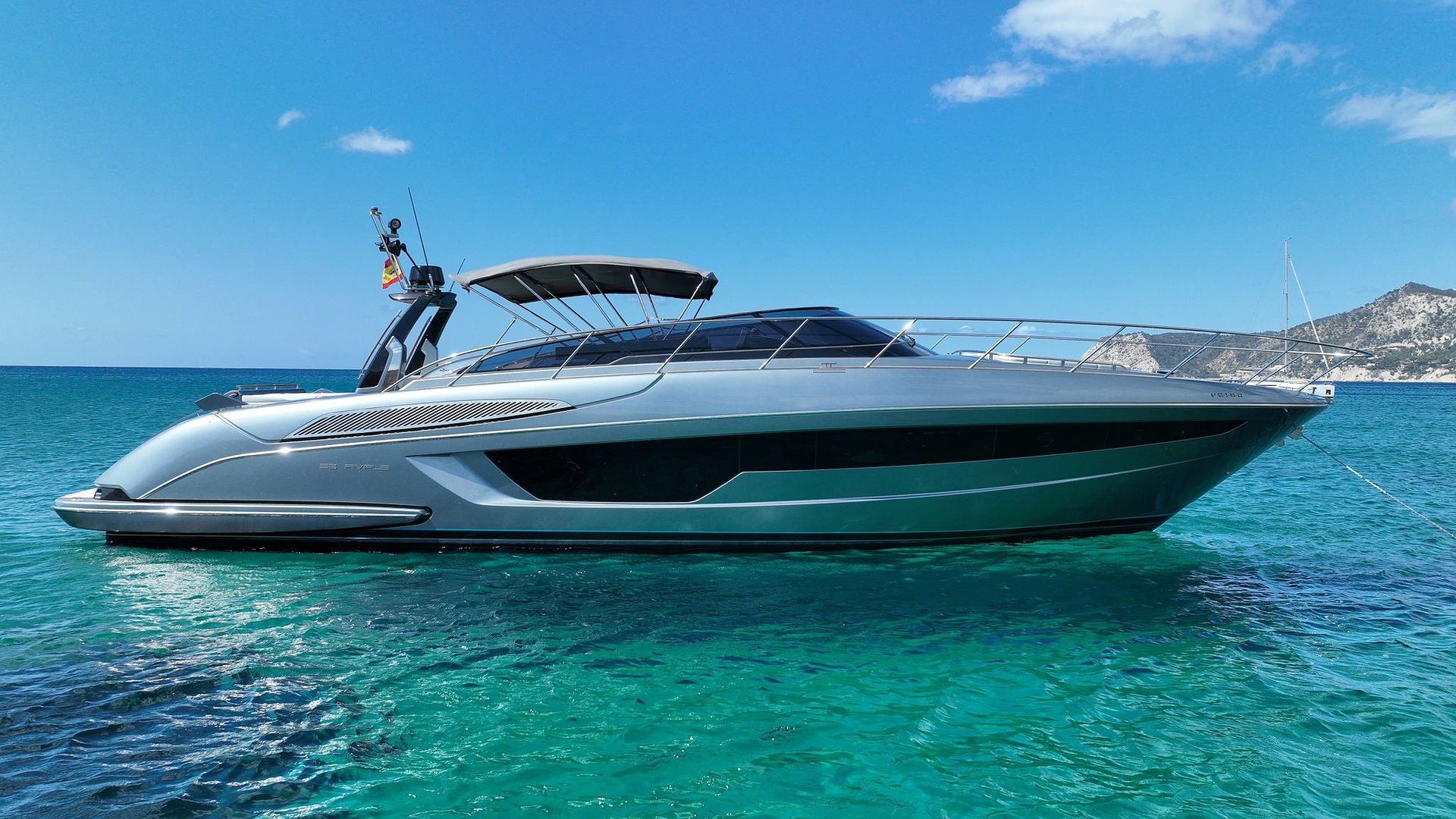 RIVA RIVALE 56 - NEXT LEVEL de Lis Charter en Ibiza