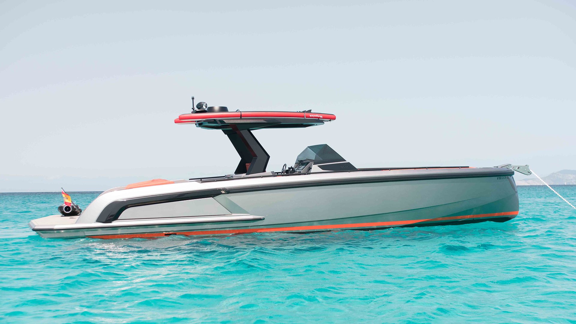 VANQUISH VQ40 - CAJA TRES de Lis Charter en Ibiza