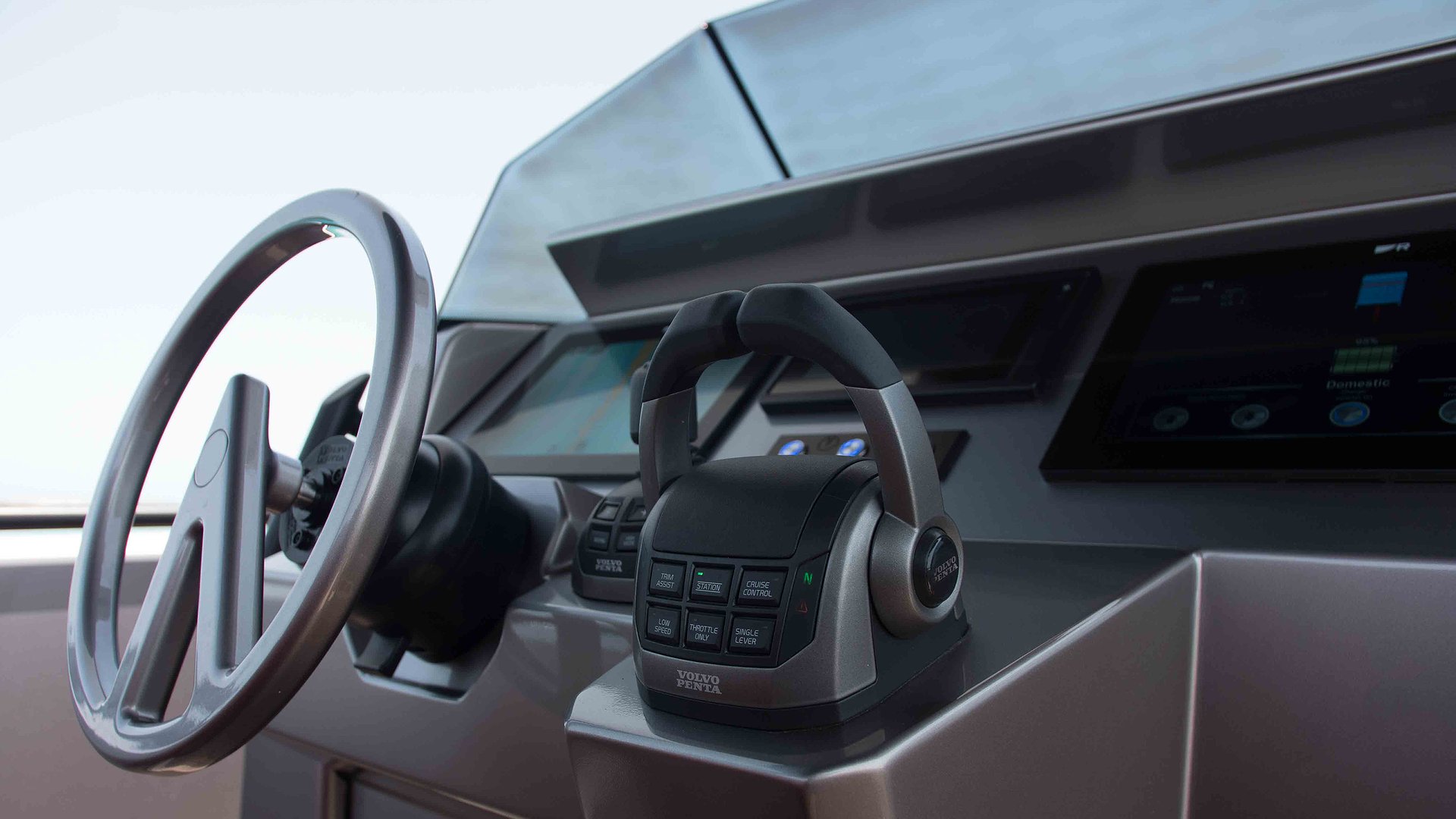 VANQUISH VQ40 - CAJA TRES de Lis Charter en Ibiza