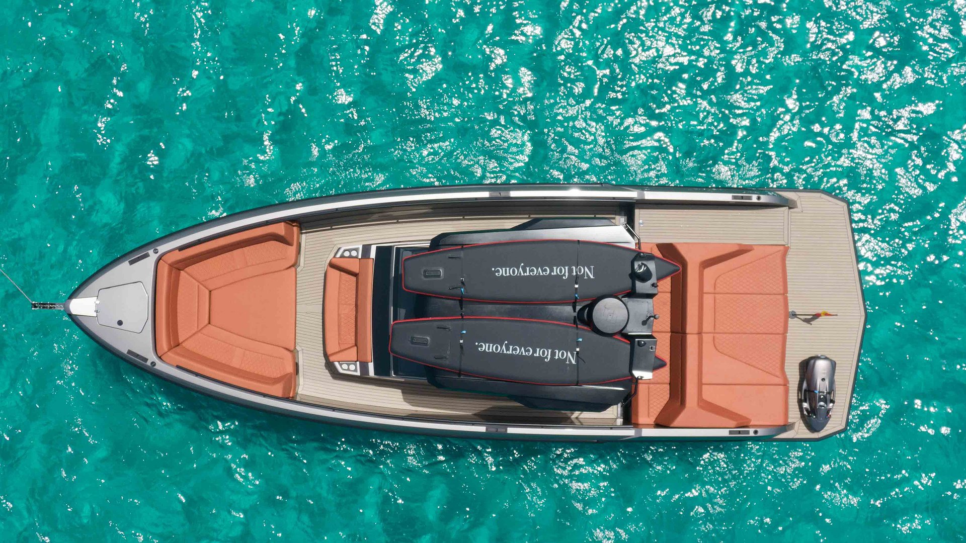 VANQUISH VQ40 - CAJA TRES de Lis Charter en Ibiza