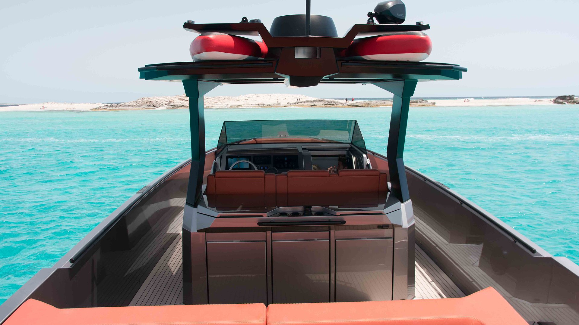VANQUISH VQ40 - CAJA TRES de Lis Charter en Ibiza