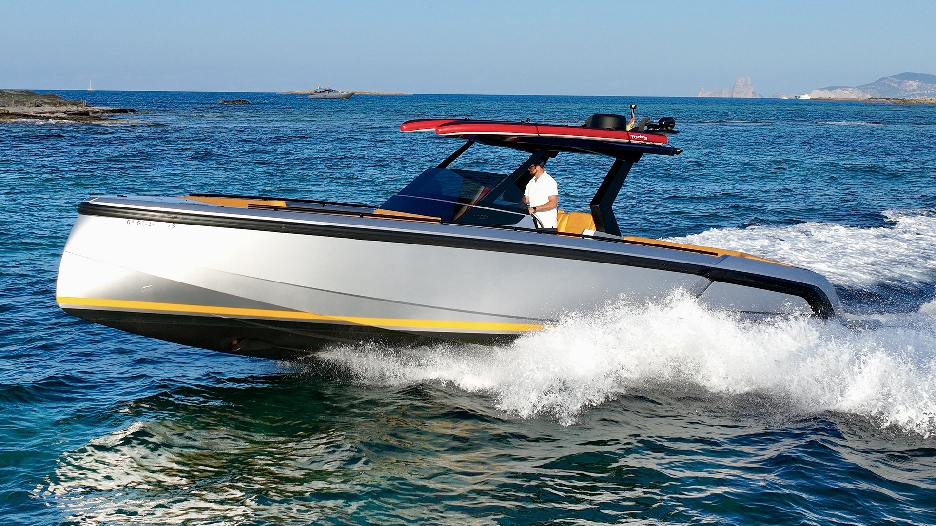 VANQUISH VQ40 - NO TOMORROW de Lis Charter en Ibiza