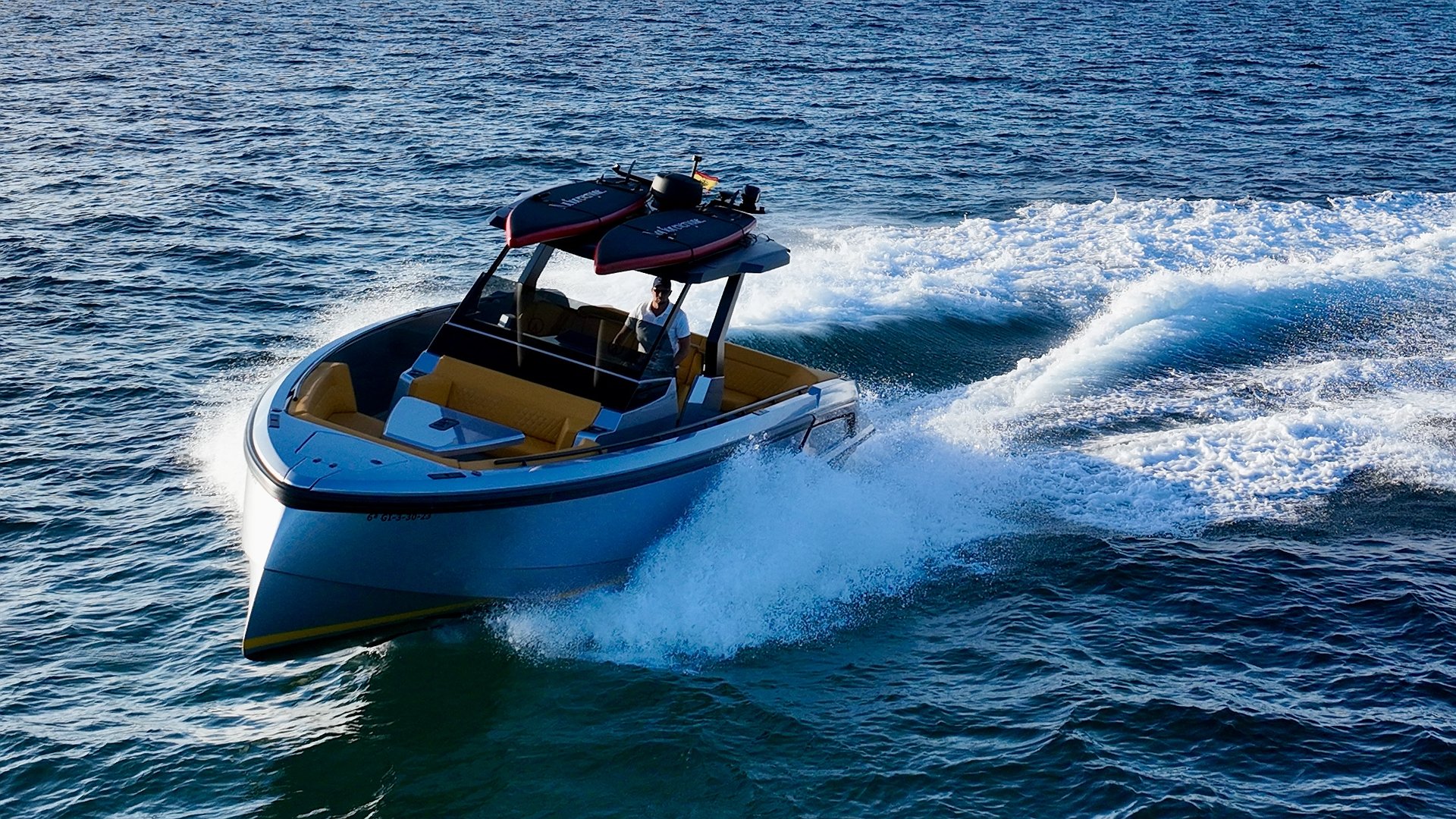 VANQUISH VQ40 - NO TOMORROW de Lis Charter en Ibiza
