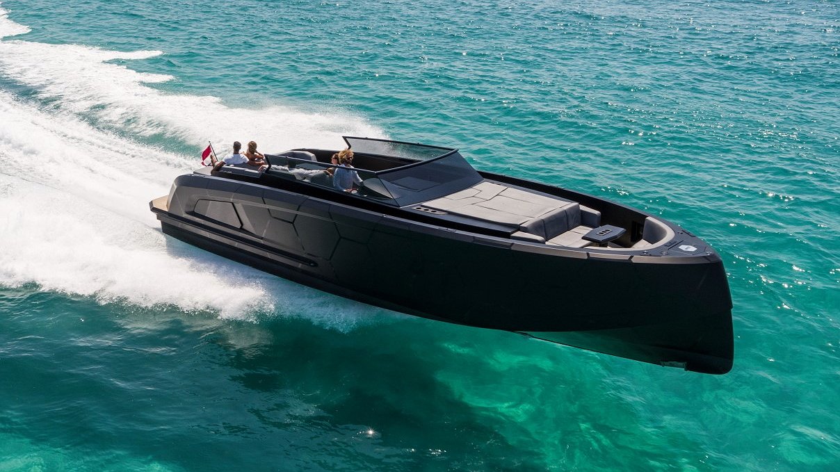 VANQUISH VQ45 - BALR de Lis Charter en Ibiza