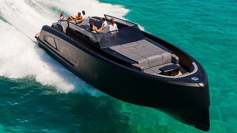 VANQUISH VQ45 - BALR de Lis Charter en Ibiza