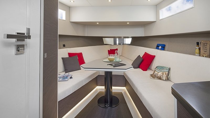 VANQUISH VQ45 - BALR de Lis Charter en Ibiza