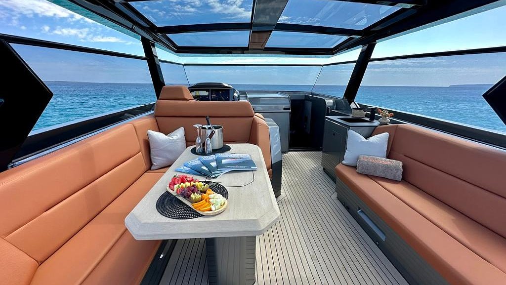 VANQUISH VQ58 - MI PARAISO de Lis Charter en Ibiza