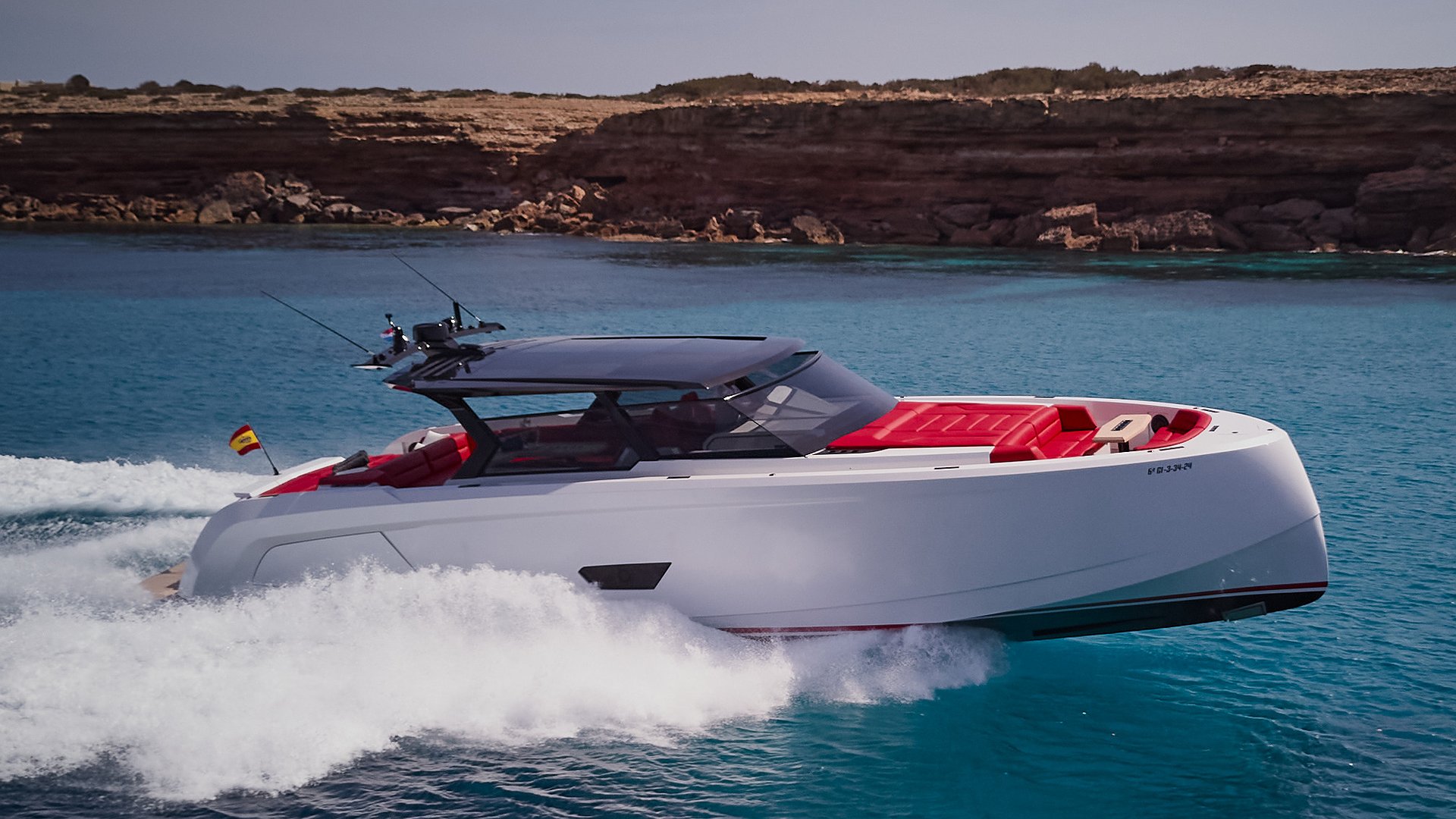 VANQUISH VQ58 - REAL DIVA de Lis Charter en Ibiza