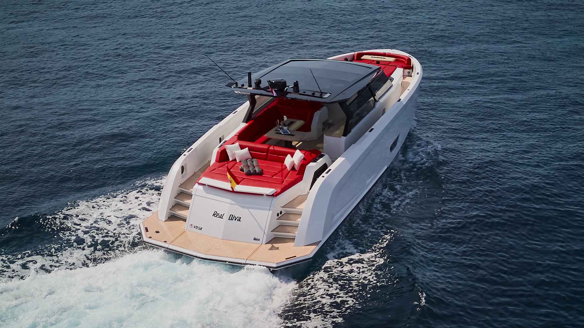 VANQUISH VQ58 - REAL DIVA de Lis Charter en Ibiza