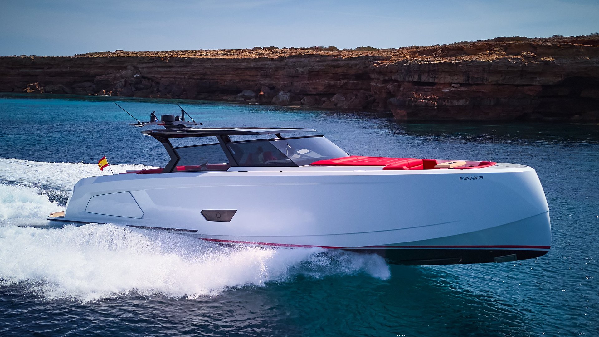 VANQUISH VQ58 - REAL DIVA de Lis Charter en Ibiza