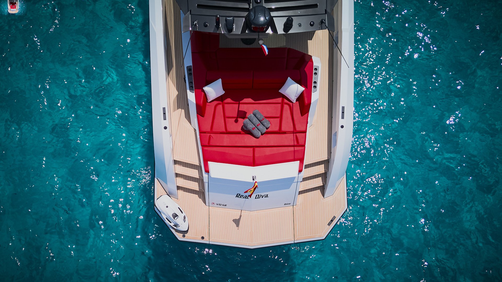 VANQUISH VQ58 - REAL DIVA de Lis Charter en Ibiza
