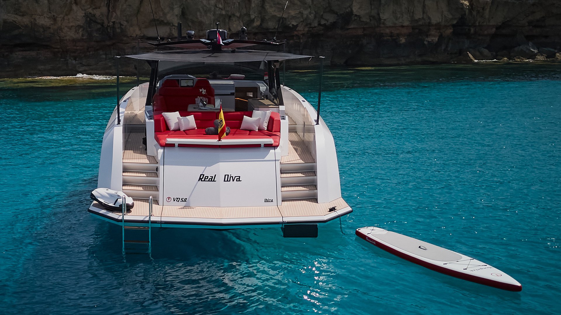 VANQUISH VQ58 - REAL DIVA de Lis Charter en Ibiza