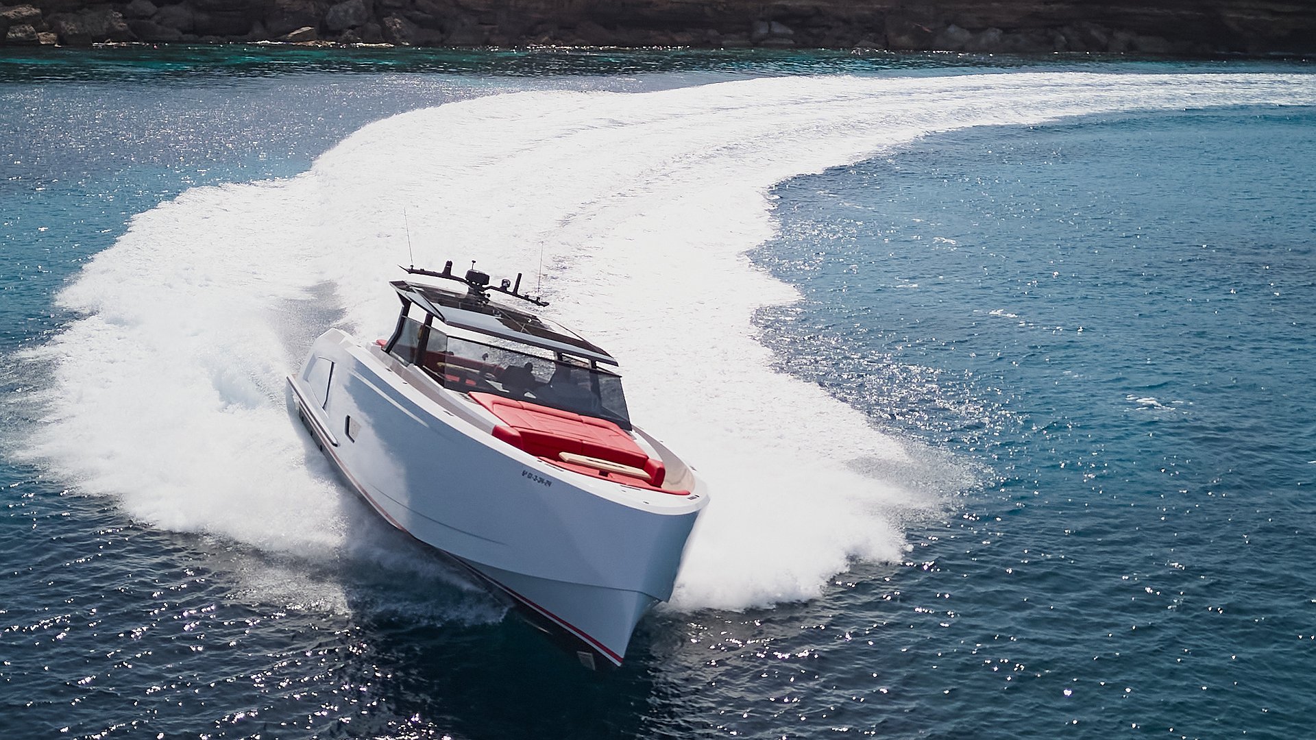 VANQUISH VQ58 - REAL DIVA de Lis Charter en Ibiza