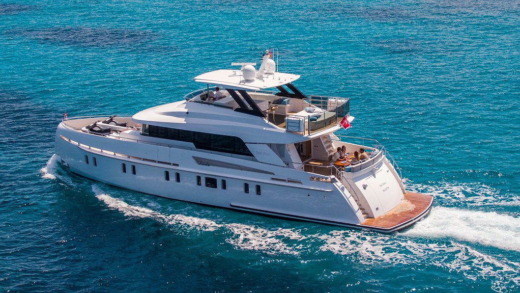 VANQUISH VQ82 - SEA STORY de Lis Charter en Ibiza
