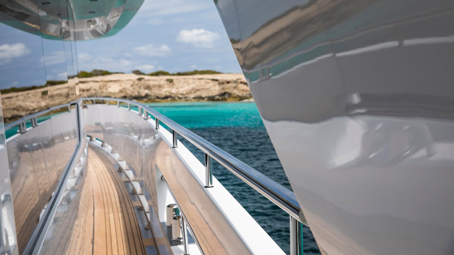 VANQUISH VQ82 - SEA STORY de Lis Charter en Ibiza