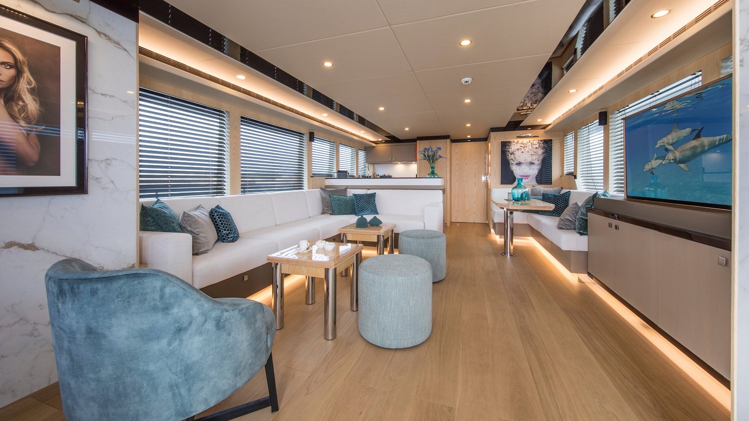 VANQUISH VQ82 - SEA STORY de Lis Charter en Ibiza