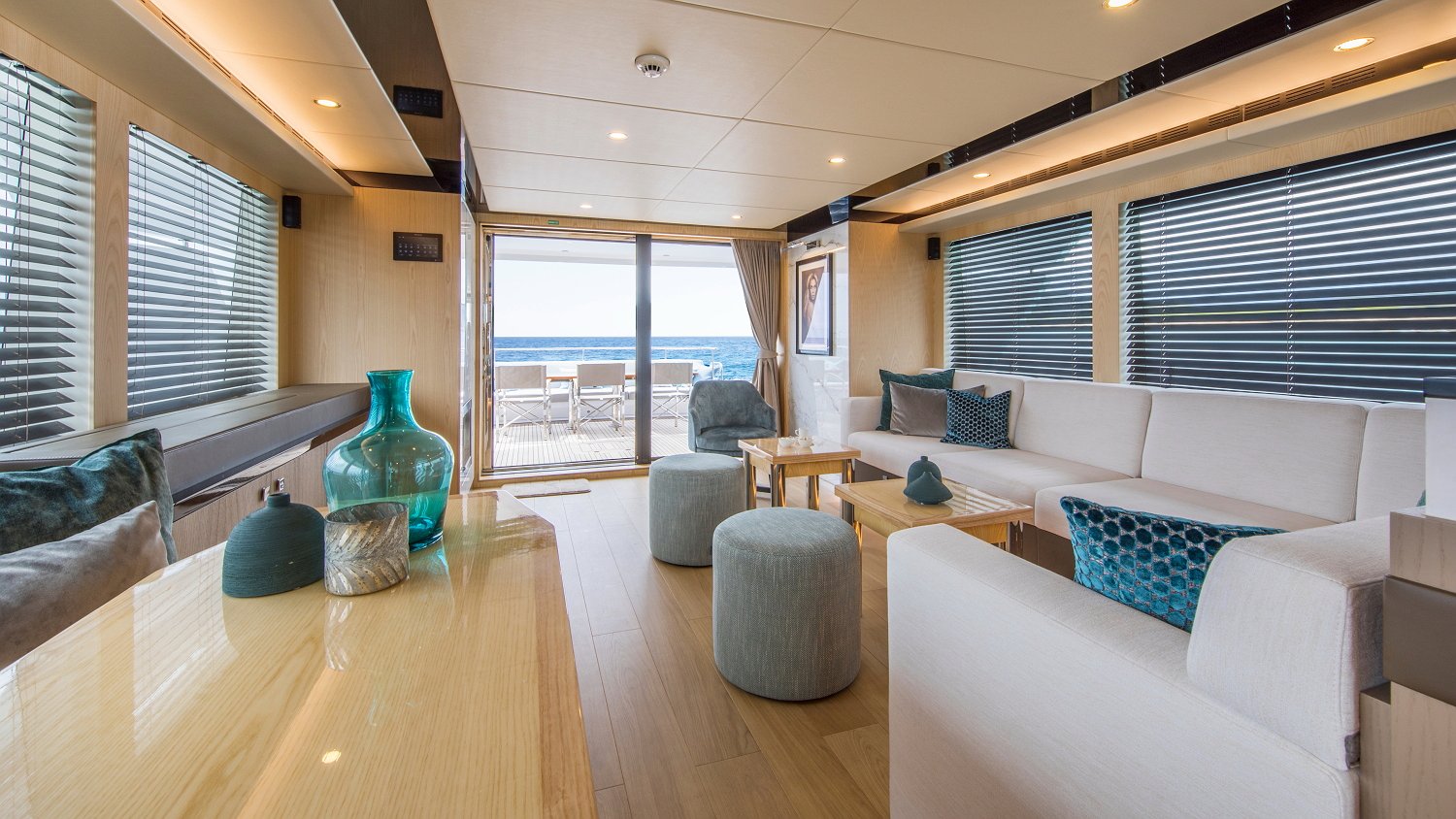 VANQUISH VQ82 - SEA STORY de Lis Charter en Ibiza