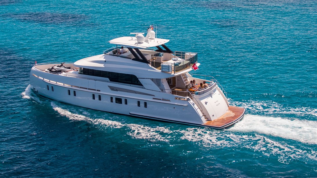 VANQUISH VQ82 - SEA STORY de Lis Charter en Ibiza