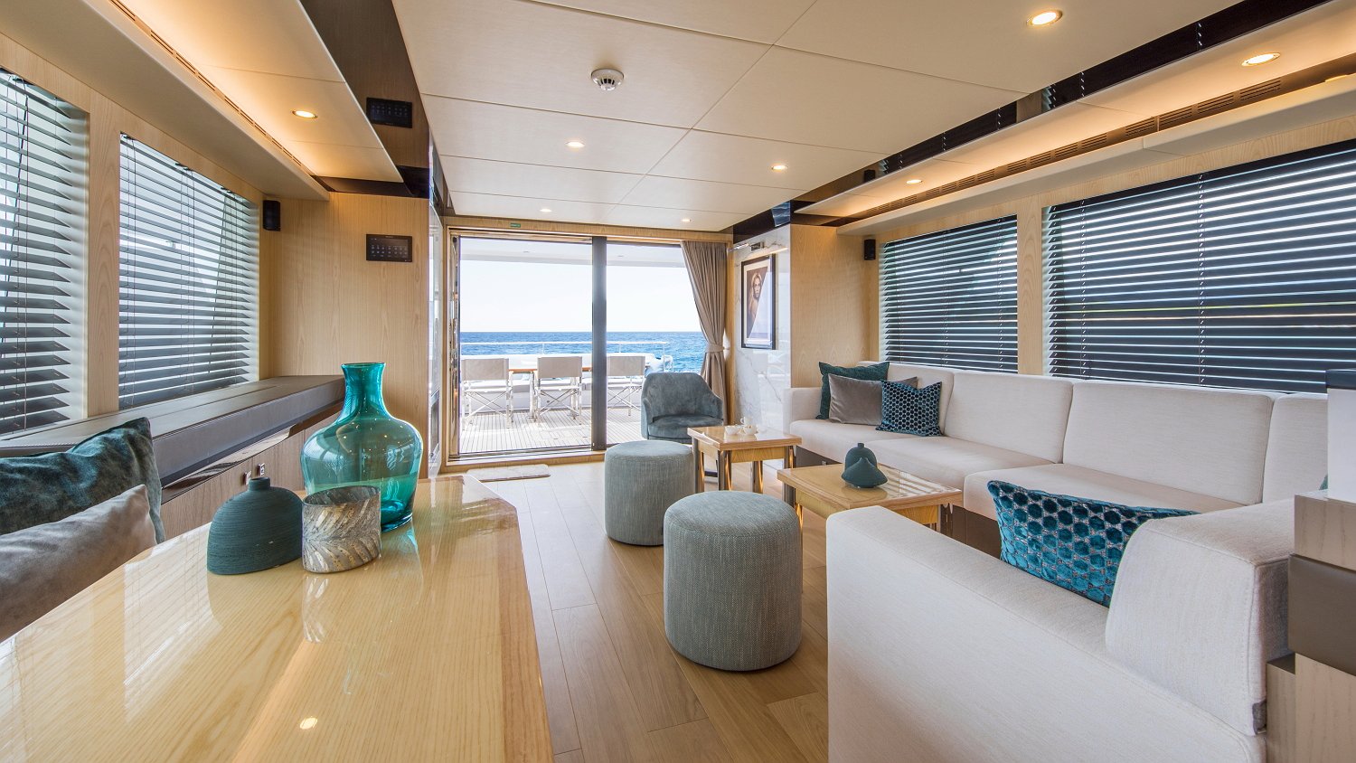 VANQUISH VQ82 - SEA STORY de Lis Charter en Ibiza